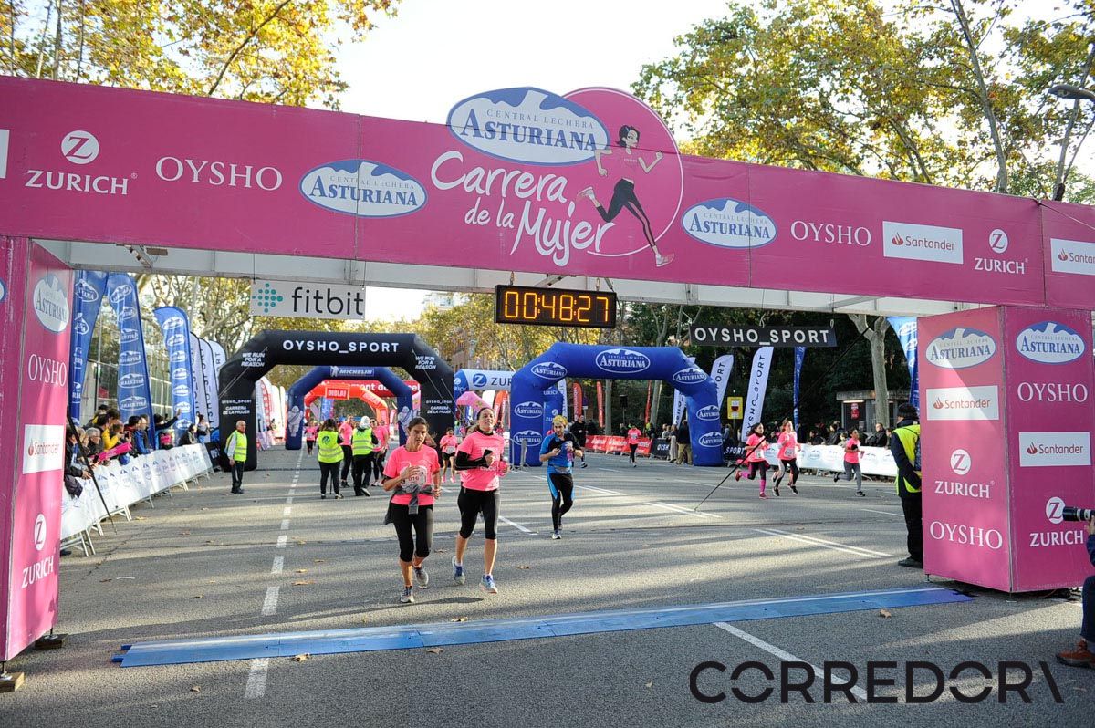 Llegada de la Carrera de la Mujer de Barcelona (ARCO IZQUIERDO 9)