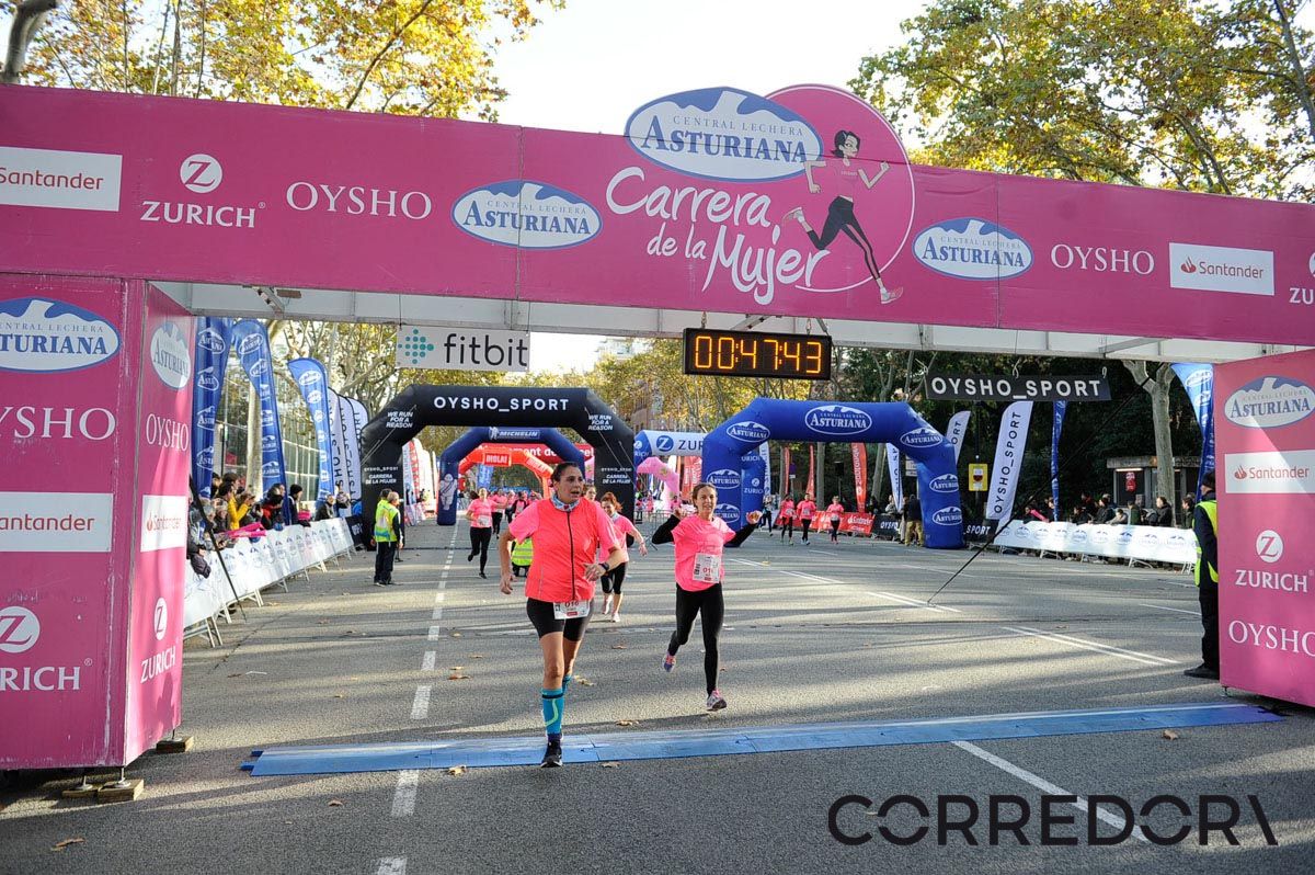 Llegada de la Carrera de la Mujer de Barcelona (ARCO IZQUIERDO 8)