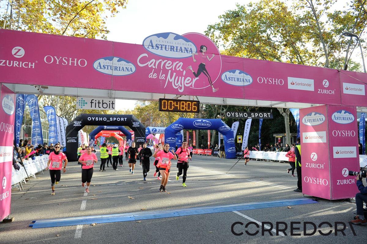 Llegada de la Carrera de la Mujer de Barcelona (ARCO IZQUIERDO 9)