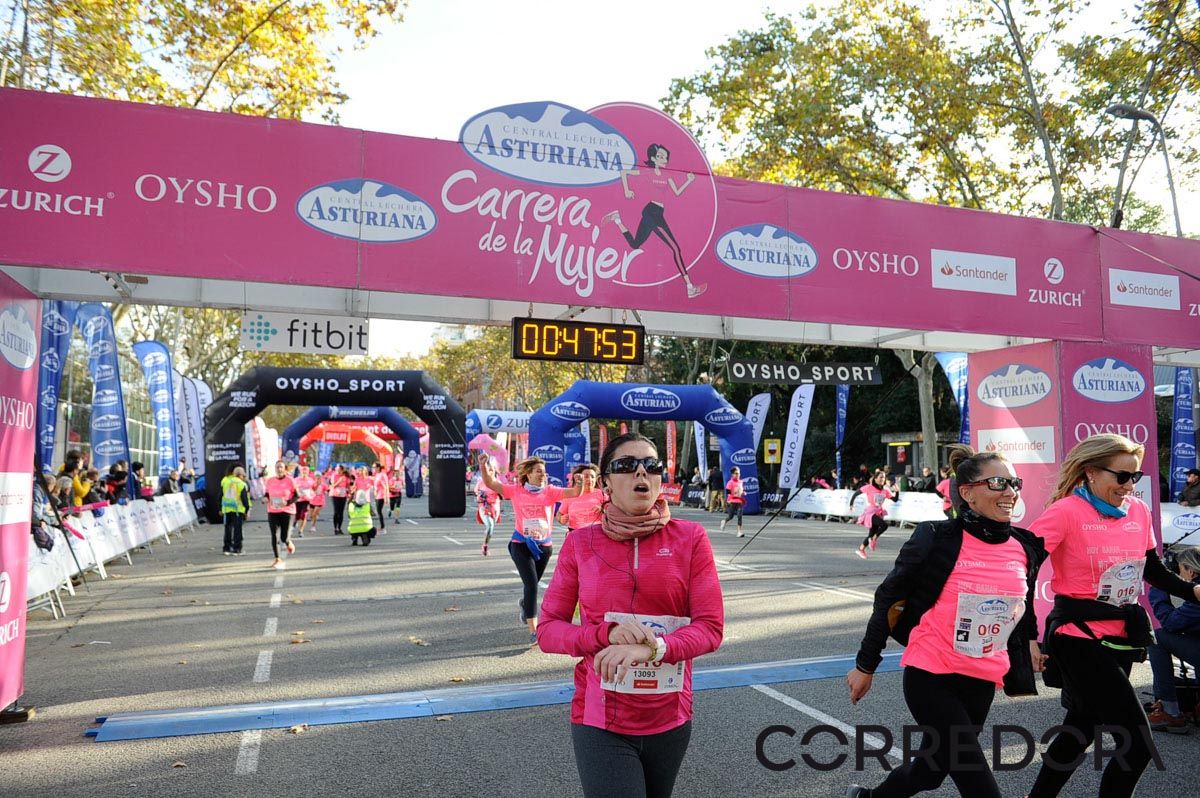 Llegada de la Carrera de la Mujer de Barcelona (ARCO IZQUIERDO 9)