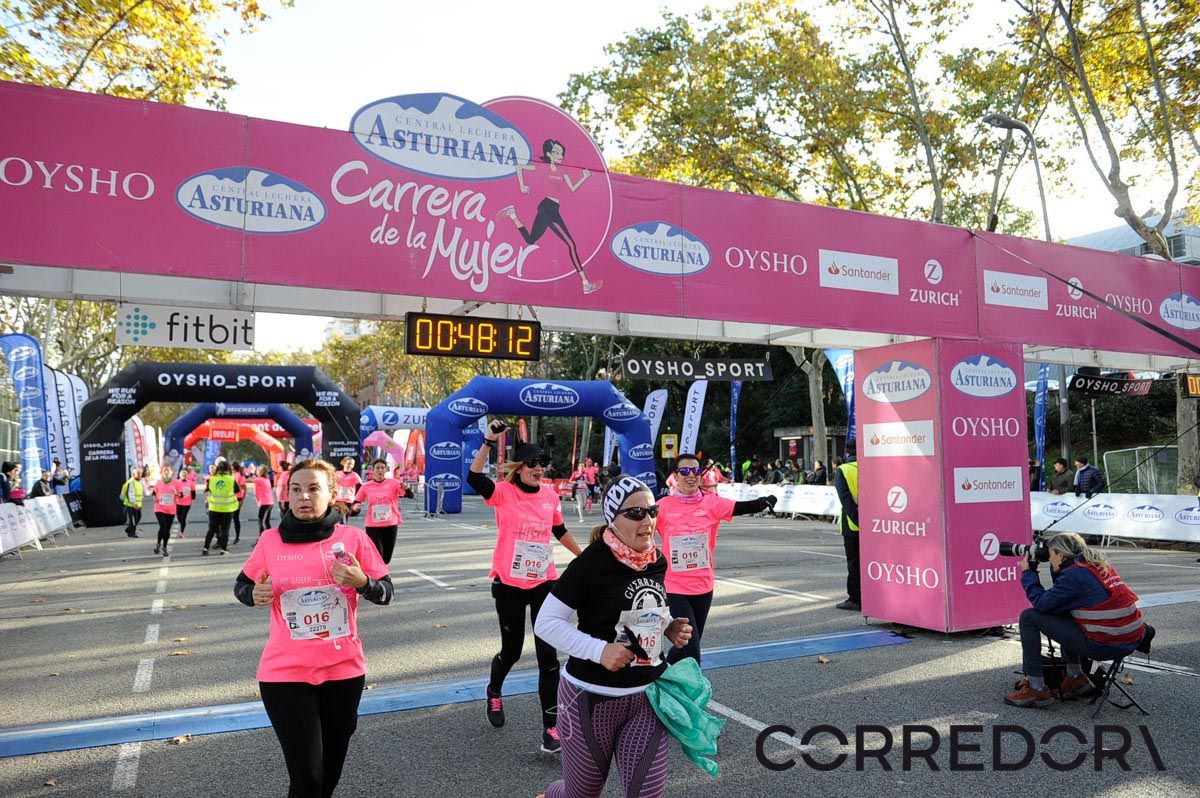 Llegada de la Carrera de la Mujer de Barcelona (ARCO IZQUIERDO 9)