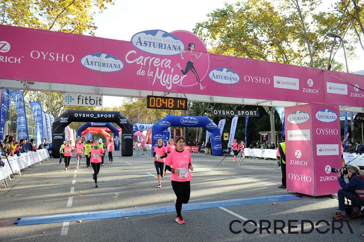 Llegada de la Carrera de la Mujer de Barcelona (ARCO IZQUIERDO 9)