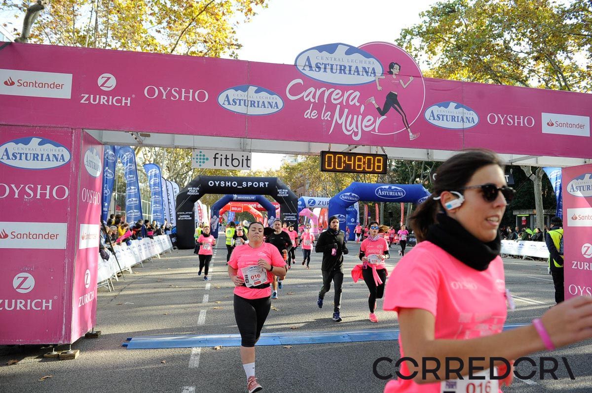 Llegada de la Carrera de la Mujer de Barcelona (ARCO IZQUIERDO 9)