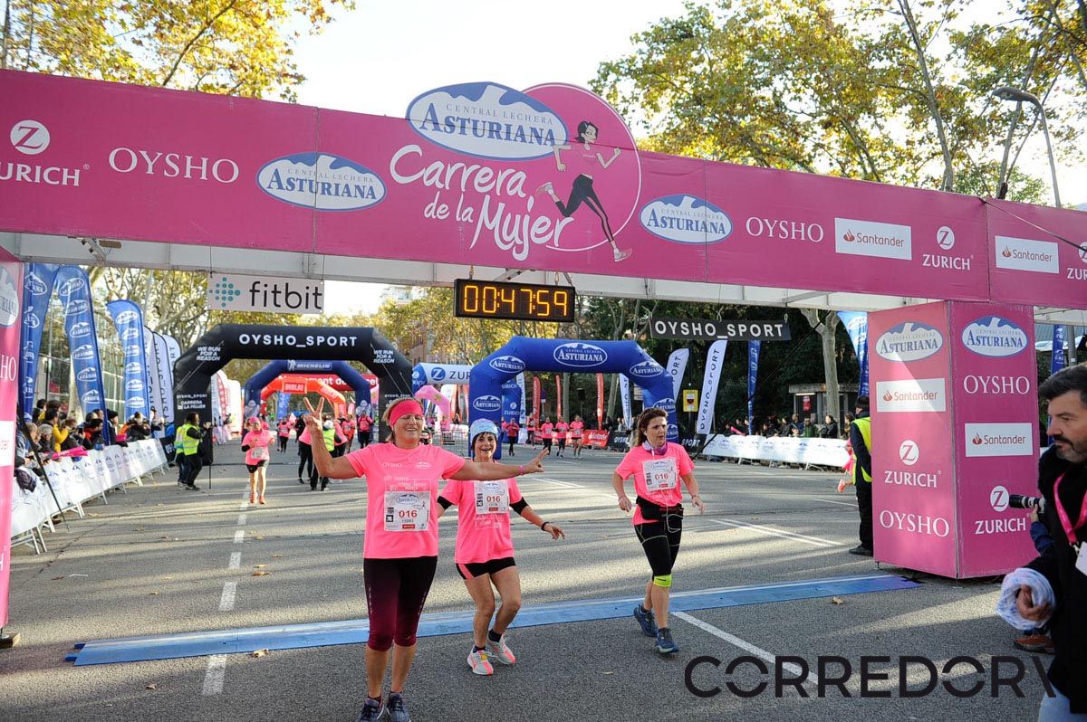 Llegada de la Carrera de la Mujer de Barcelona (ARCO IZQUIERDO 9)
