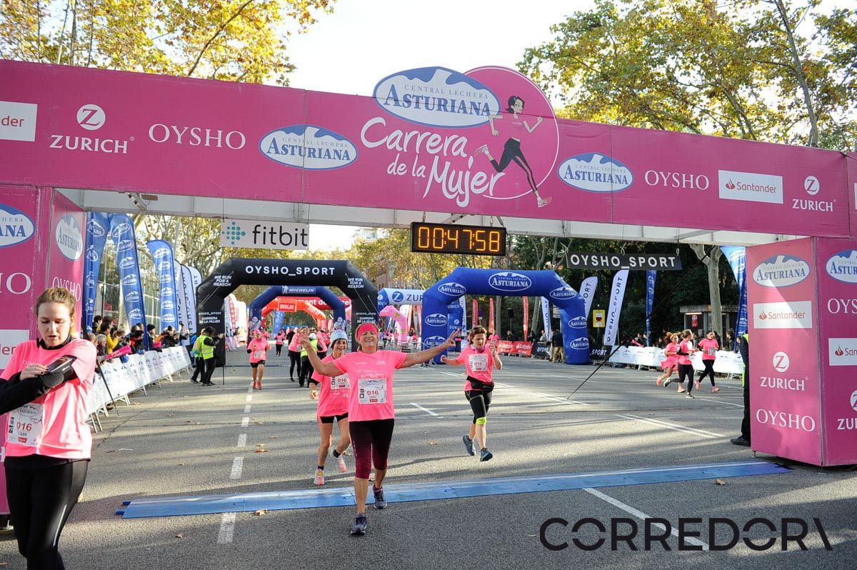 Llegada de la Carrera de la Mujer de Barcelona (ARCO IZQUIERDO 9)