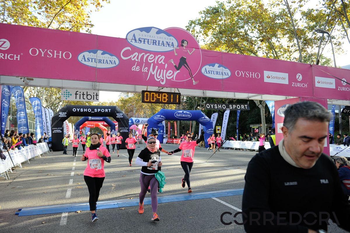 Llegada de la Carrera de la Mujer de Barcelona (ARCO IZQUIERDO 9)