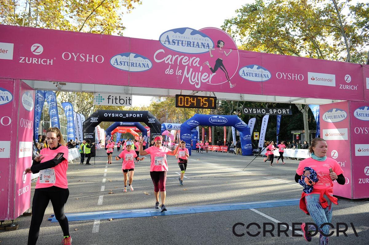 Llegada de la Carrera de la Mujer de Barcelona (ARCO IZQUIERDO 9)
