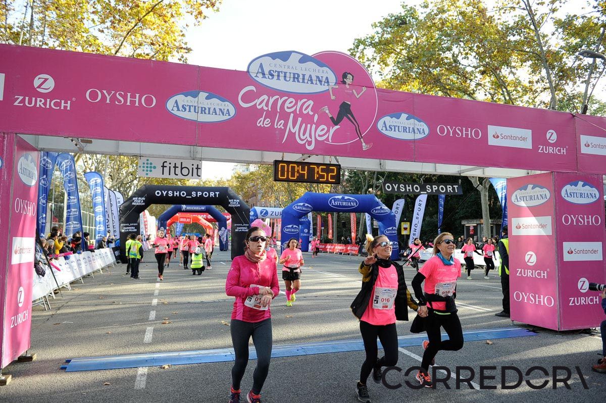 Llegada de la Carrera de la Mujer de Barcelona (ARCO IZQUIERDO 9)