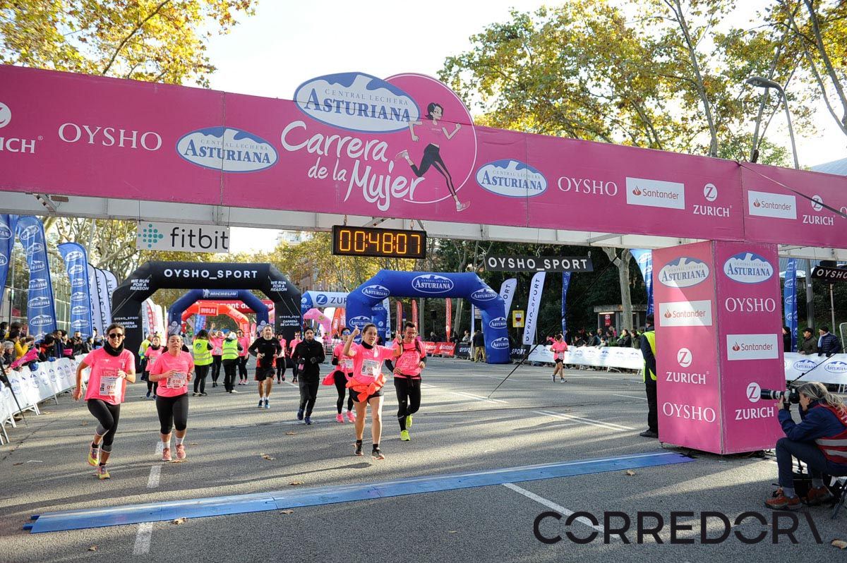 Llegada de la Carrera de la Mujer de Barcelona (ARCO IZQUIERDO 9)
