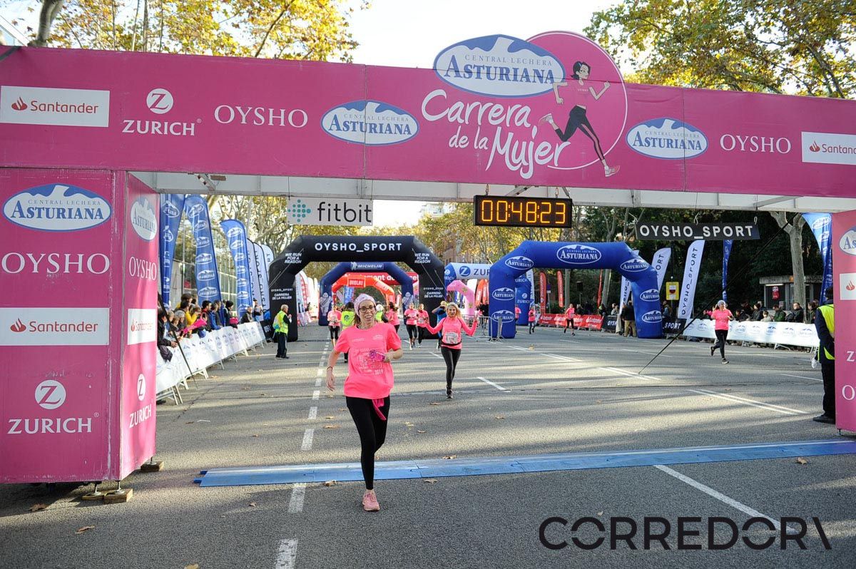 Llegada de la Carrera de la Mujer de Barcelona (ARCO IZQUIERDO 9)