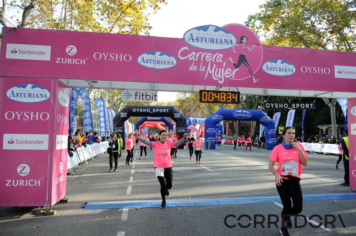 Llegada de la Carrera de la Mujer de Barcelona (ARCO IZQUIERDO 10)