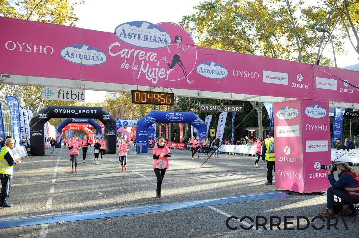 Llegada de la Carrera de la Mujer de Barcelona (ARCO IZQUIERDO 1)
