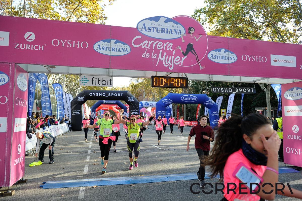 Llegada de la Carrera de la Mujer de Barcelona (ARCO IZQUIERDO 10)