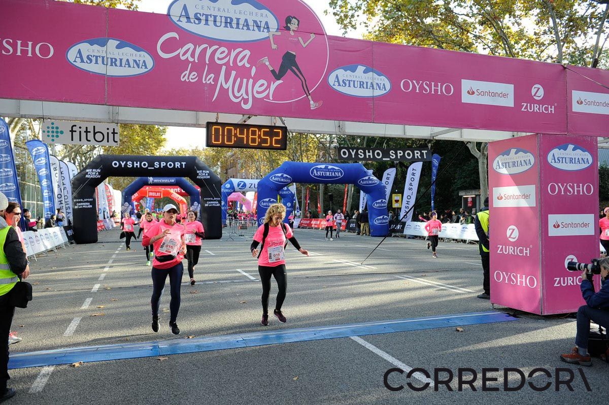 Llegada de la Carrera de la Mujer de Barcelona (ARCO IZQUIERDO 10)