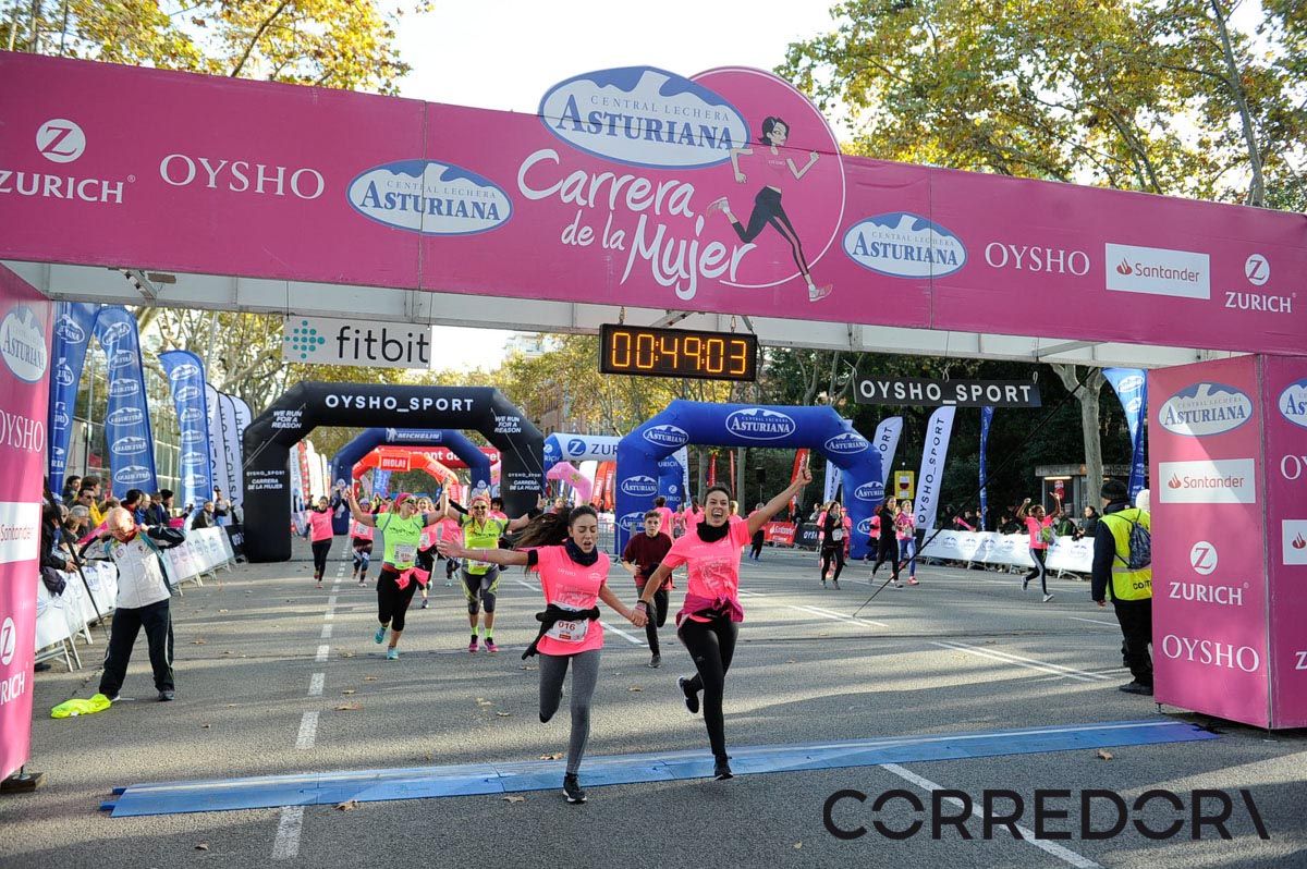 Llegada de la Carrera de la Mujer de Barcelona (ARCO IZQUIERDO 10)