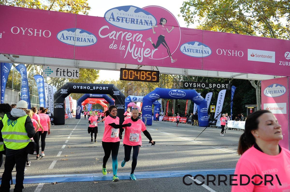 Llegada de la Carrera de la Mujer de Barcelona (ARCO IZQUIERDO 10)