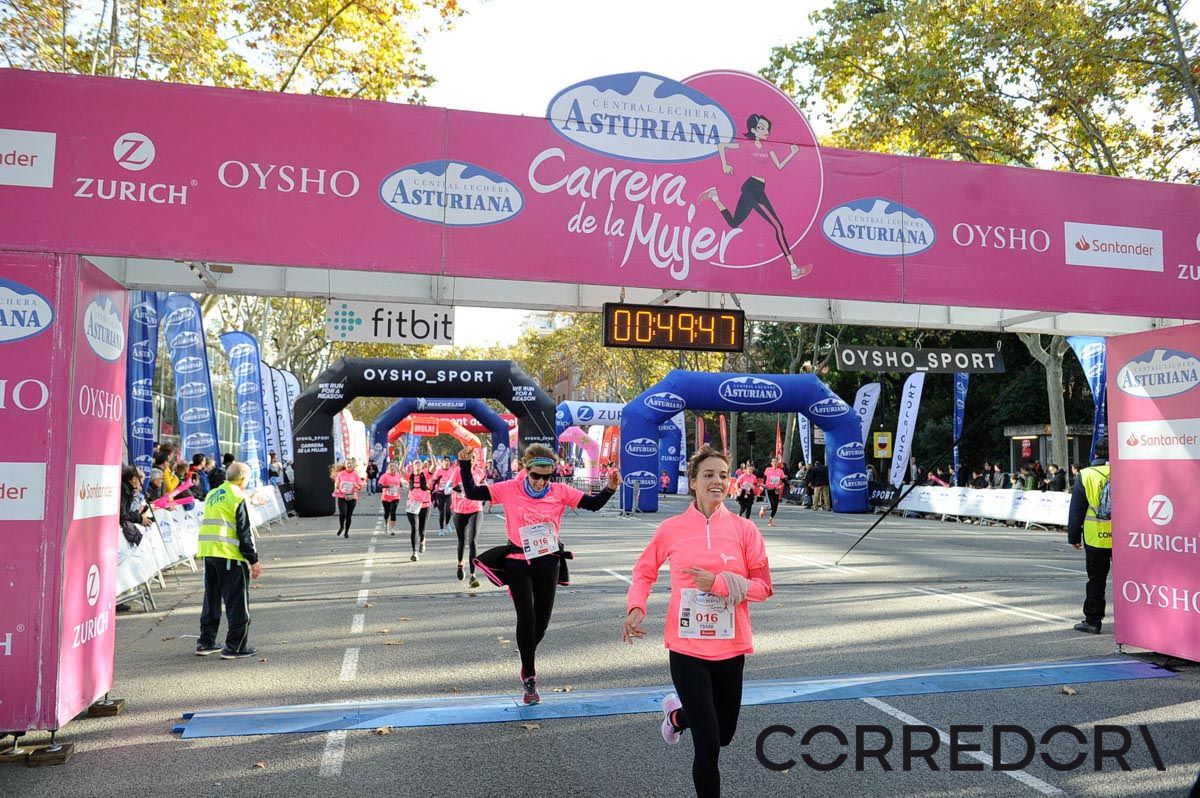 Llegada de la Carrera de la Mujer de Barcelona (ARCO IZQUIERDO 1)