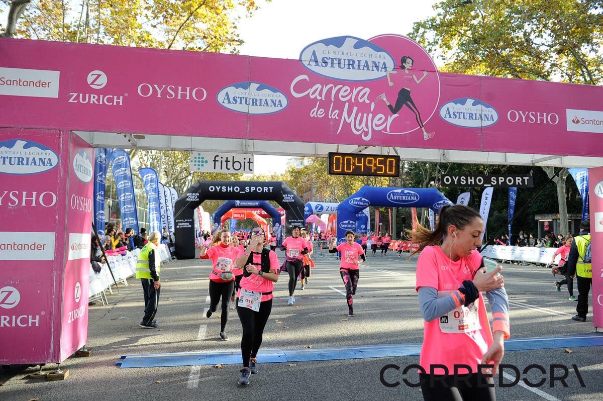 Llegada de la Carrera de la Mujer de Barcelona (ARCO IZQUIERDO 1)