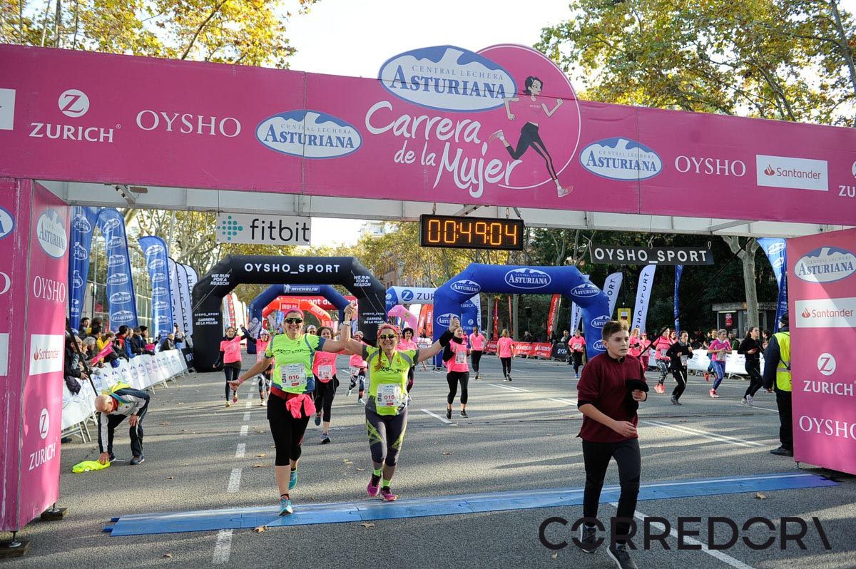 Llegada de la Carrera de la Mujer de Barcelona (ARCO IZQUIERDO 10)