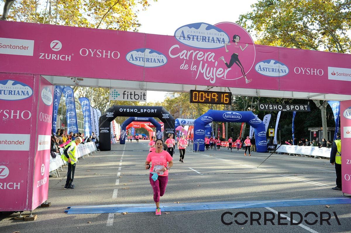 Llegada de la Carrera de la Mujer de Barcelona (ARCO IZQUIERDO 1)