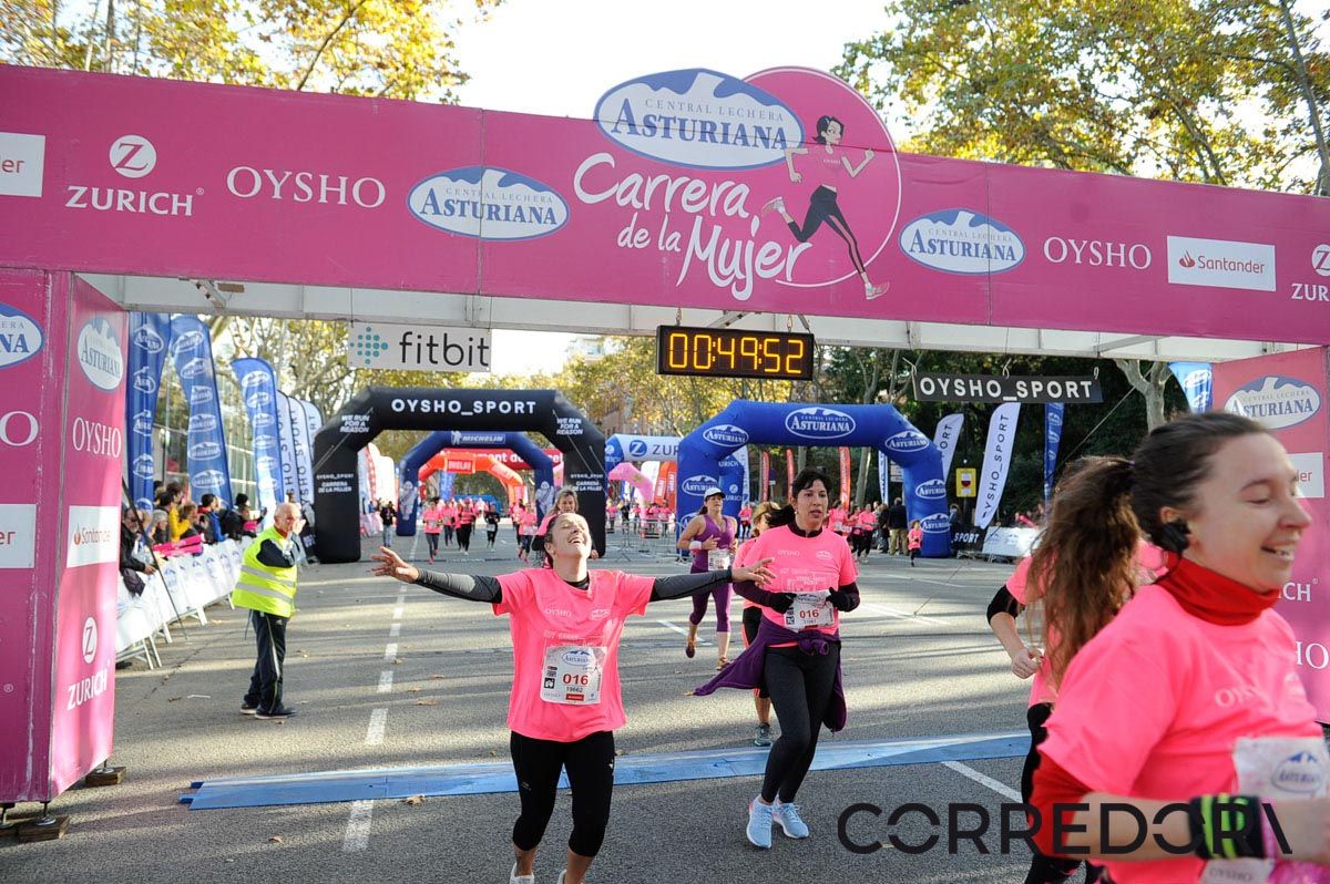Llegada de la Carrera de la Mujer de Barcelona (ARCO IZQUIERDO 1)