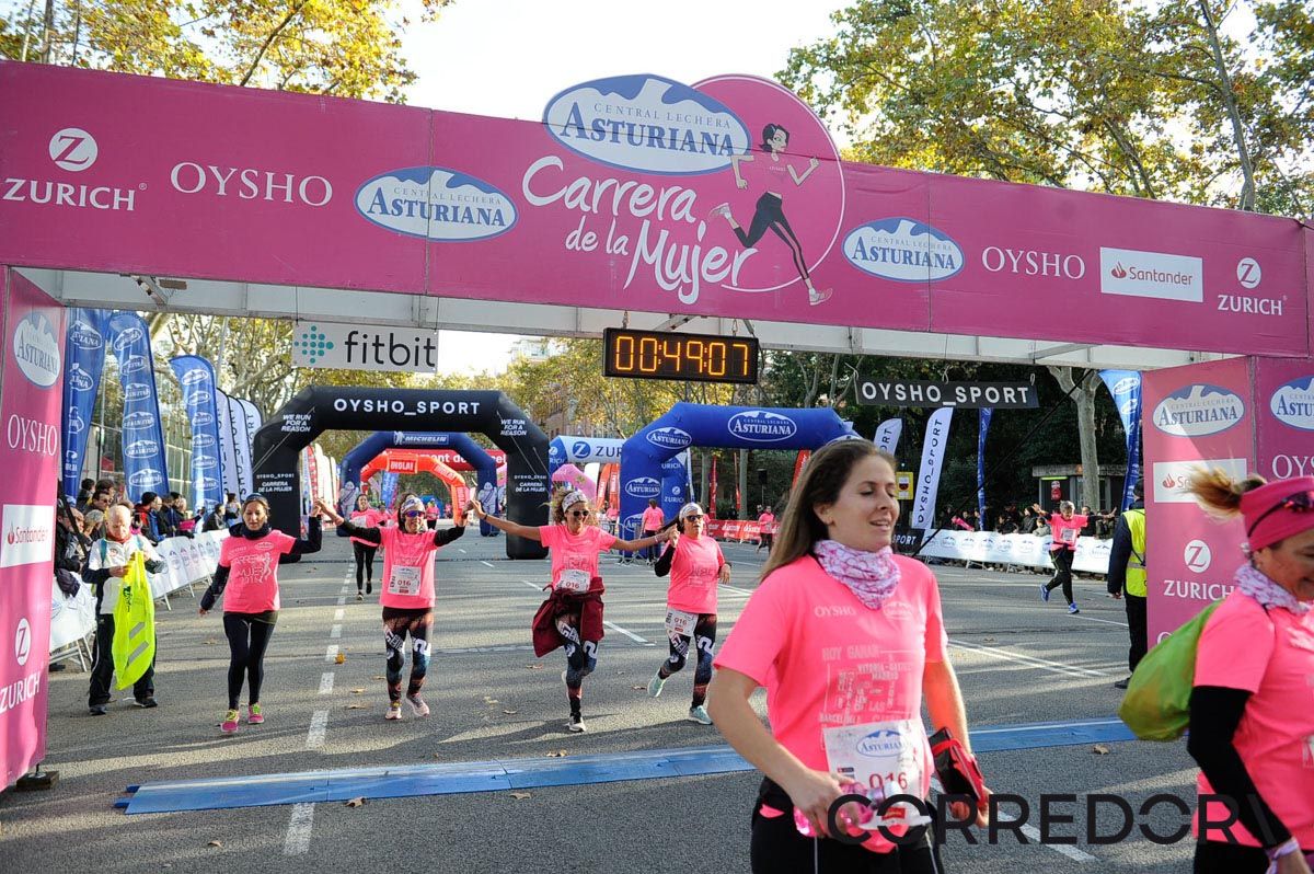 Llegada de la Carrera de la Mujer de Barcelona (ARCO IZQUIERDO 10)