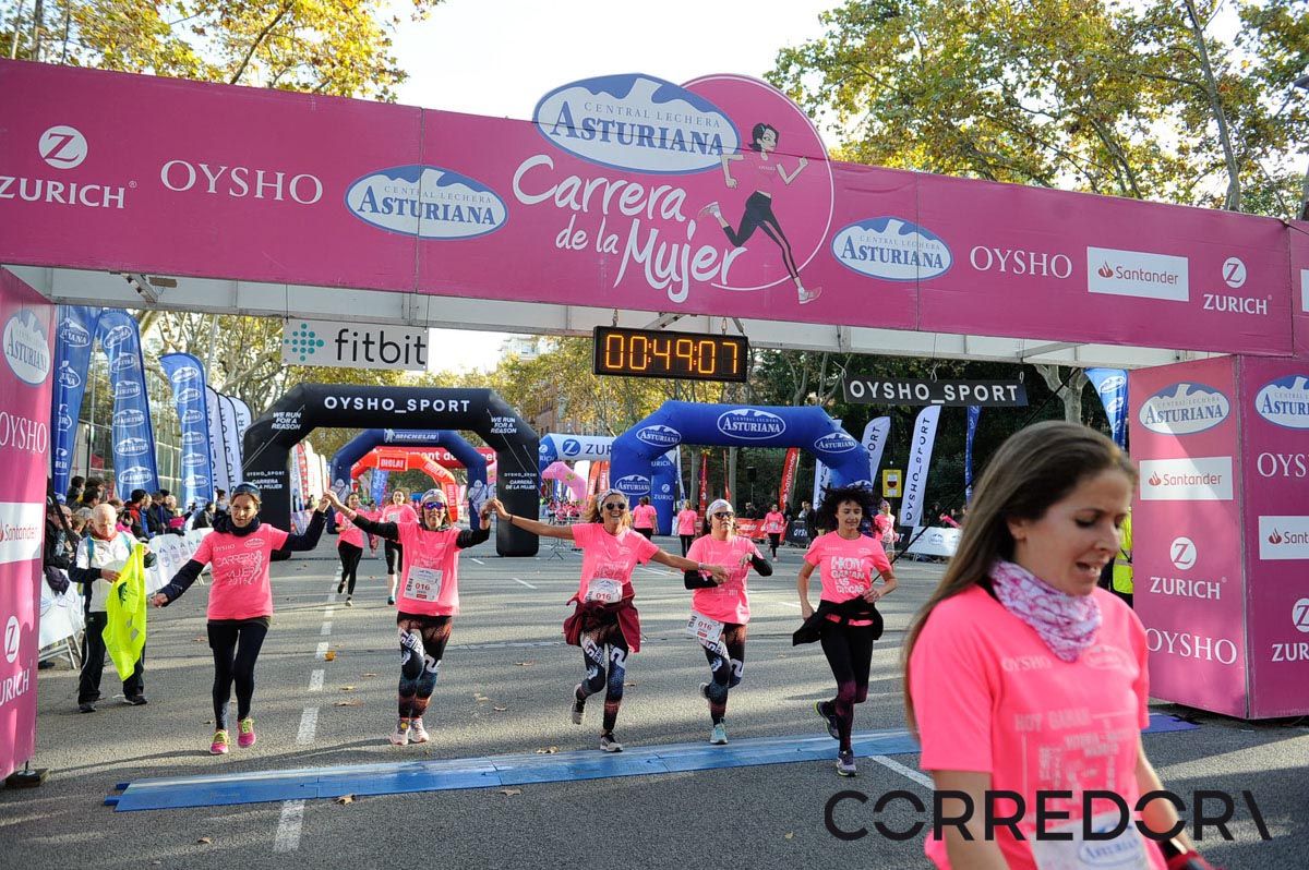 Llegada de la Carrera de la Mujer de Barcelona (ARCO IZQUIERDO 10)