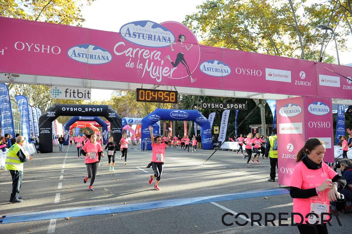 Llegada de la Carrera de la Mujer de Barcelona (ARCO IZQUIERDO 1)