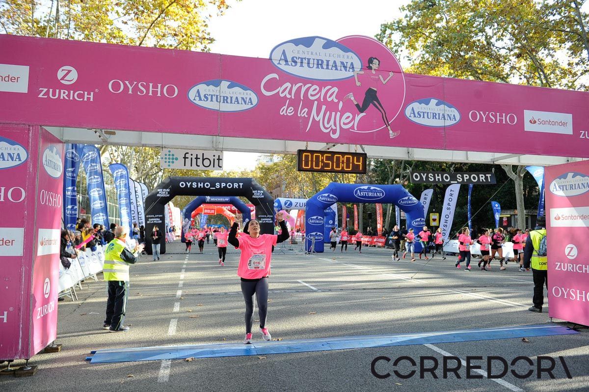 Llegada de la Carrera de la Mujer de Barcelona (ARCO IZQUIERDO 1)