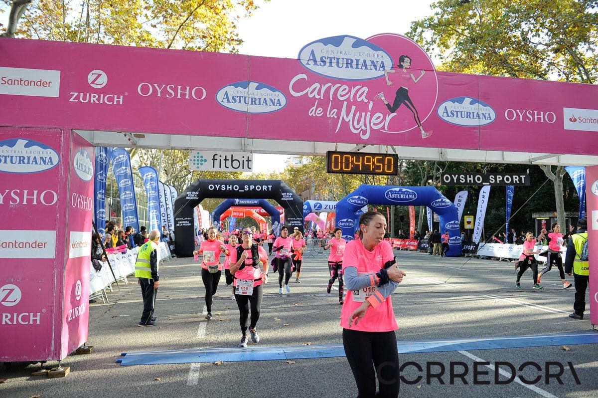 Llegada de la Carrera de la Mujer de Barcelona (ARCO IZQUIERDO 1)