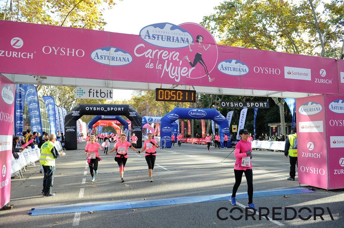Llegada de la Carrera de la Mujer de Barcelona (ARCO IZQUIERDO 12)
