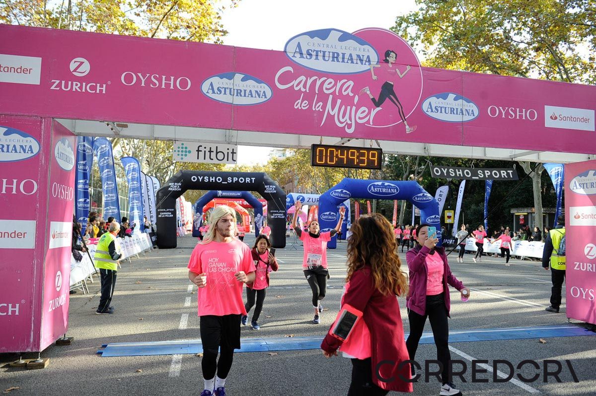 Llegada de la Carrera de la Mujer de Barcelona (ARCO IZQUIERDO 1)