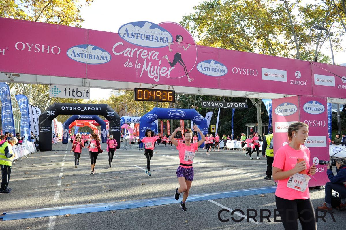 Llegada de la Carrera de la Mujer de Barcelona (ARCO IZQUIERDO 1)