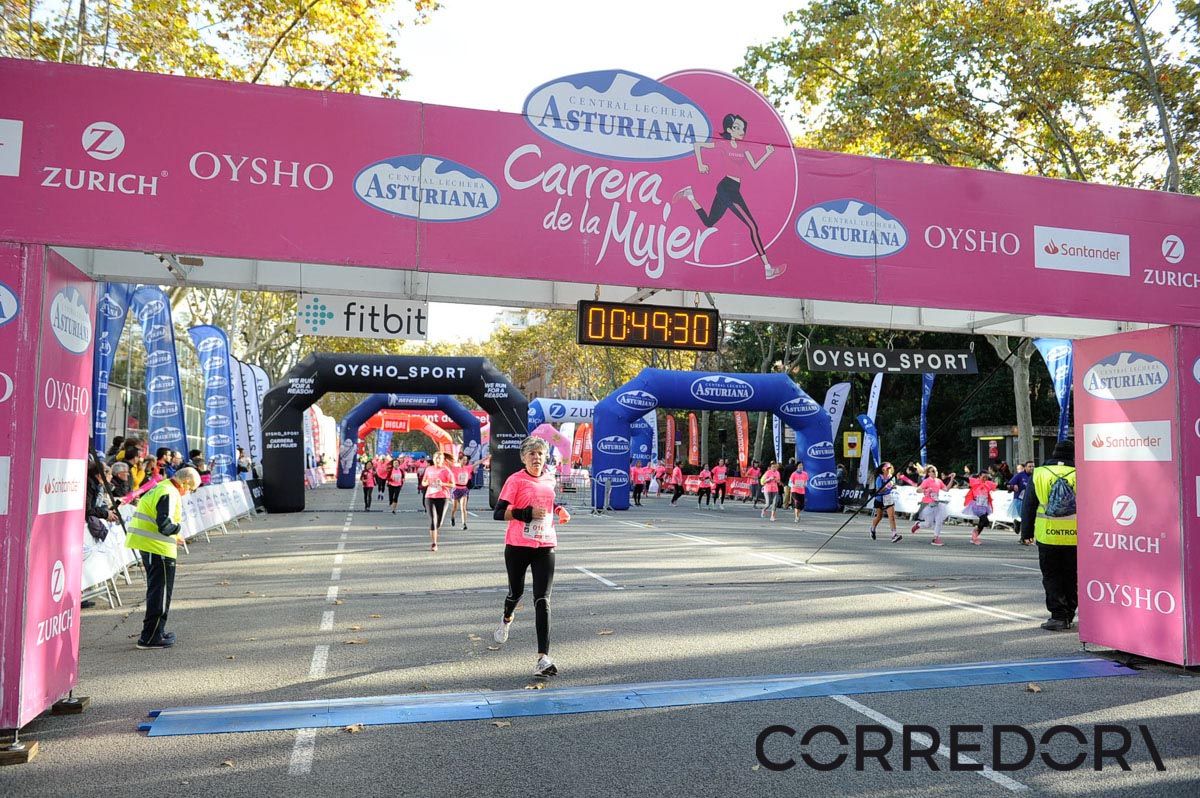 Llegada de la Carrera de la Mujer de Barcelona (ARCO IZQUIERDO 1)