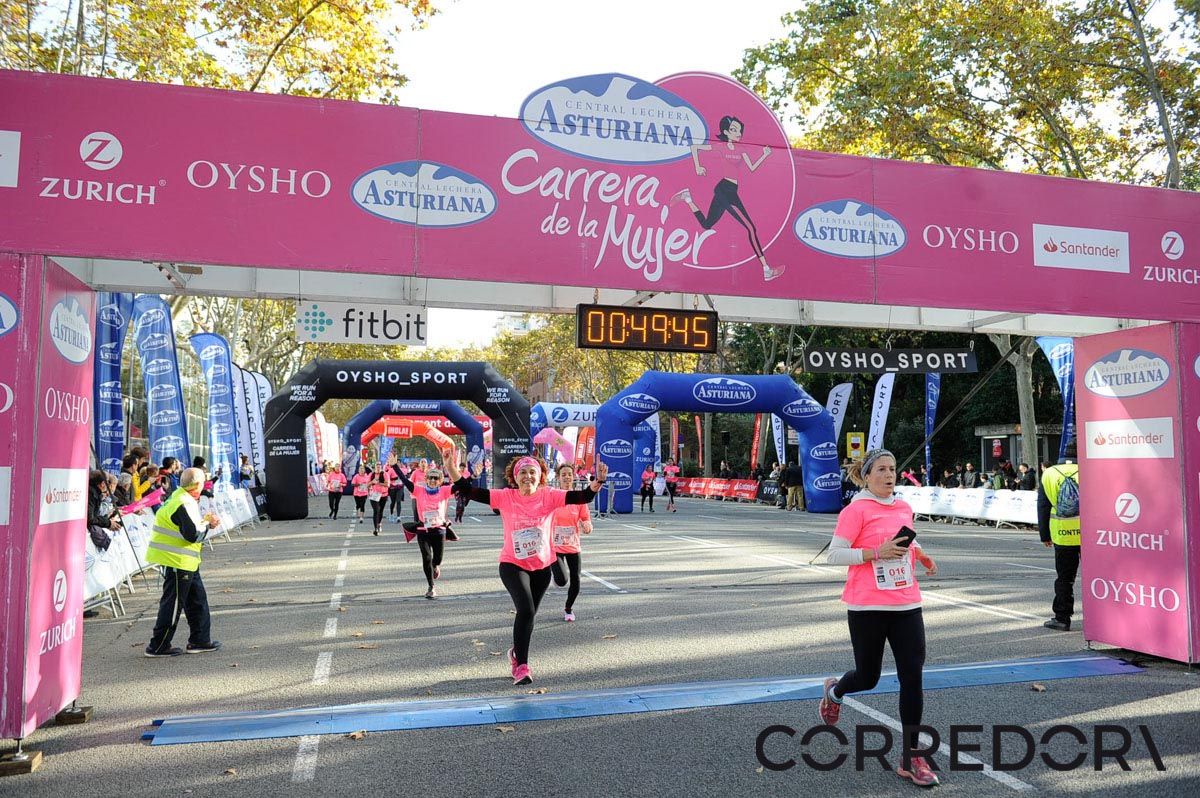 Llegada de la Carrera de la Mujer de Barcelona (ARCO IZQUIERDO 1)