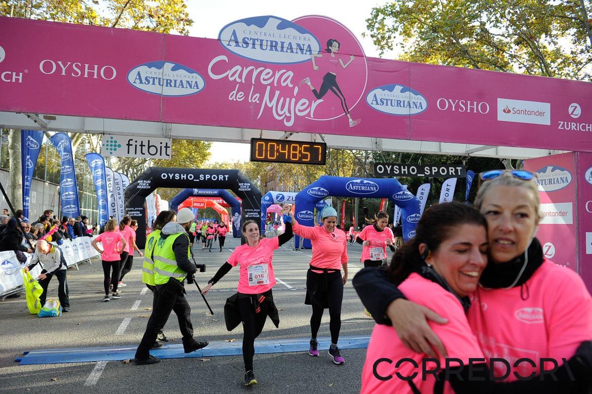 Llegada de la Carrera de la Mujer de Barcelona (ARCO IZQUIERDO 10)