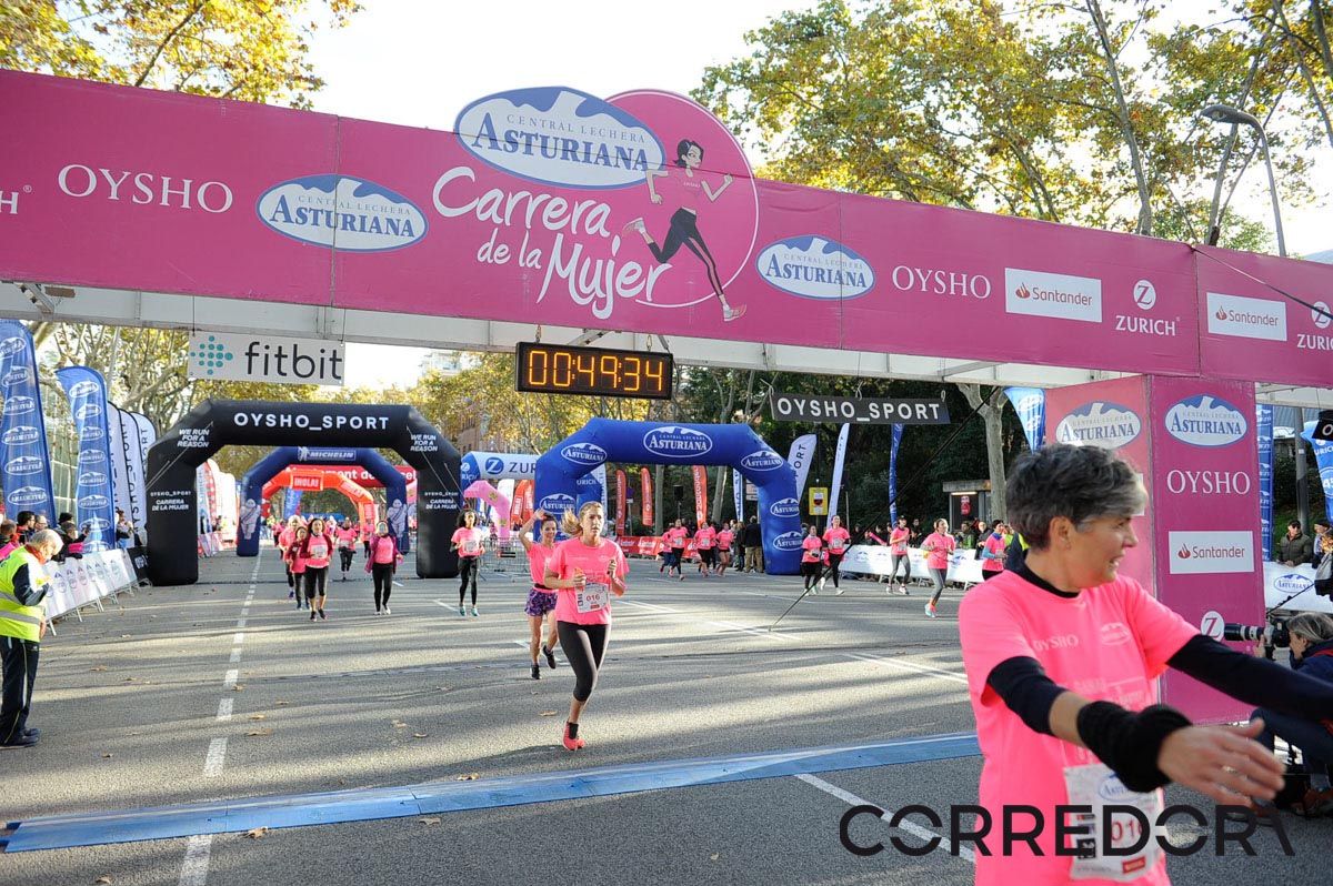 Llegada de la Carrera de la Mujer de Barcelona (ARCO IZQUIERDO 1)