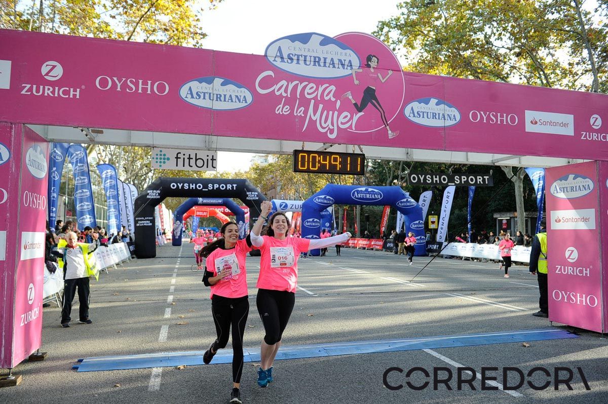 Llegada de la Carrera de la Mujer de Barcelona (ARCO IZQUIERDO 10)