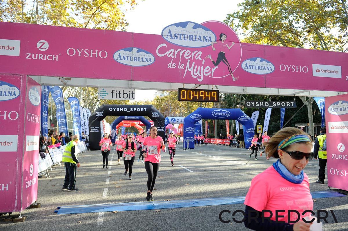 Llegada de la Carrera de la Mujer de Barcelona (ARCO IZQUIERDO 1)