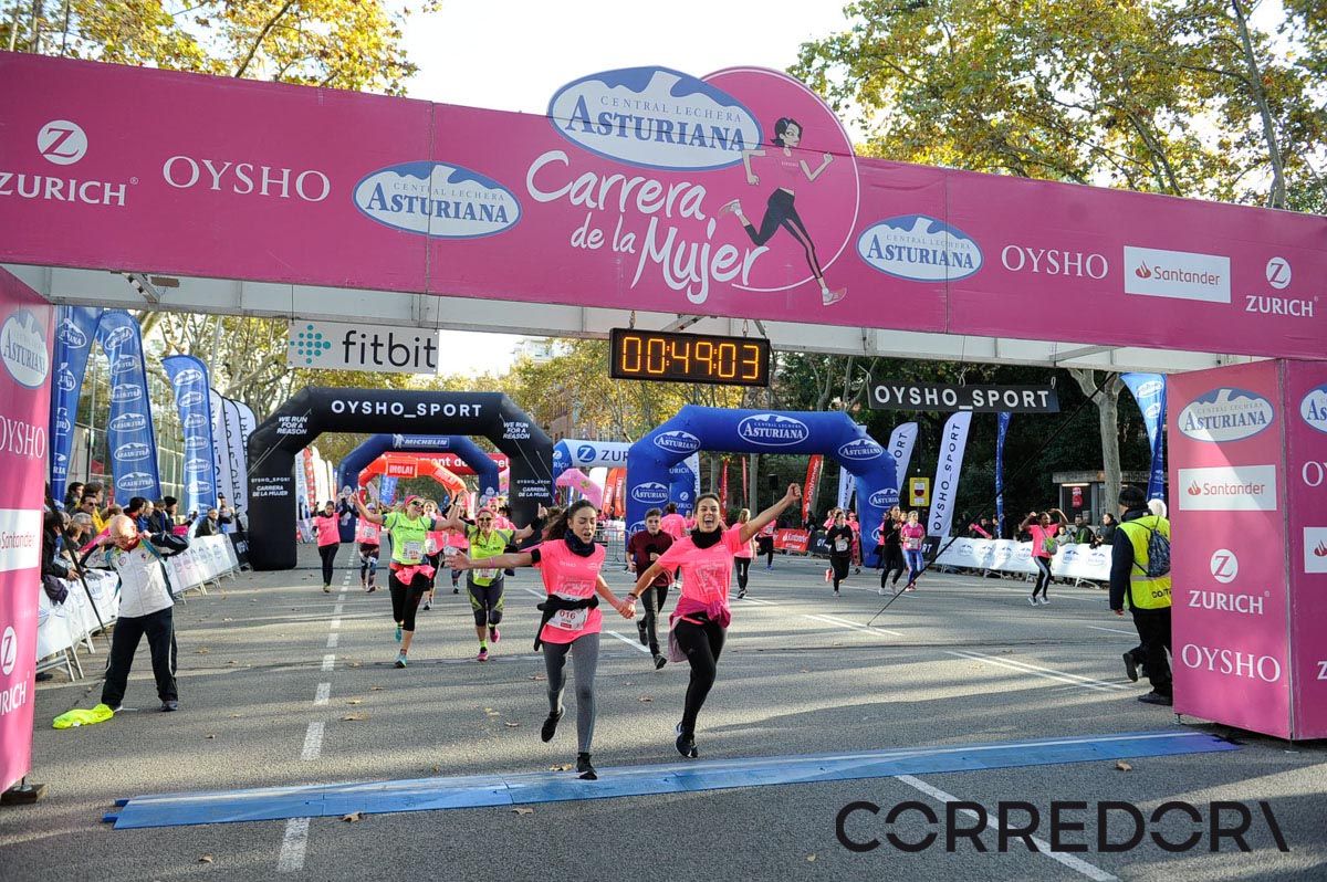 Llegada de la Carrera de la Mujer de Barcelona (ARCO IZQUIERDO 10)