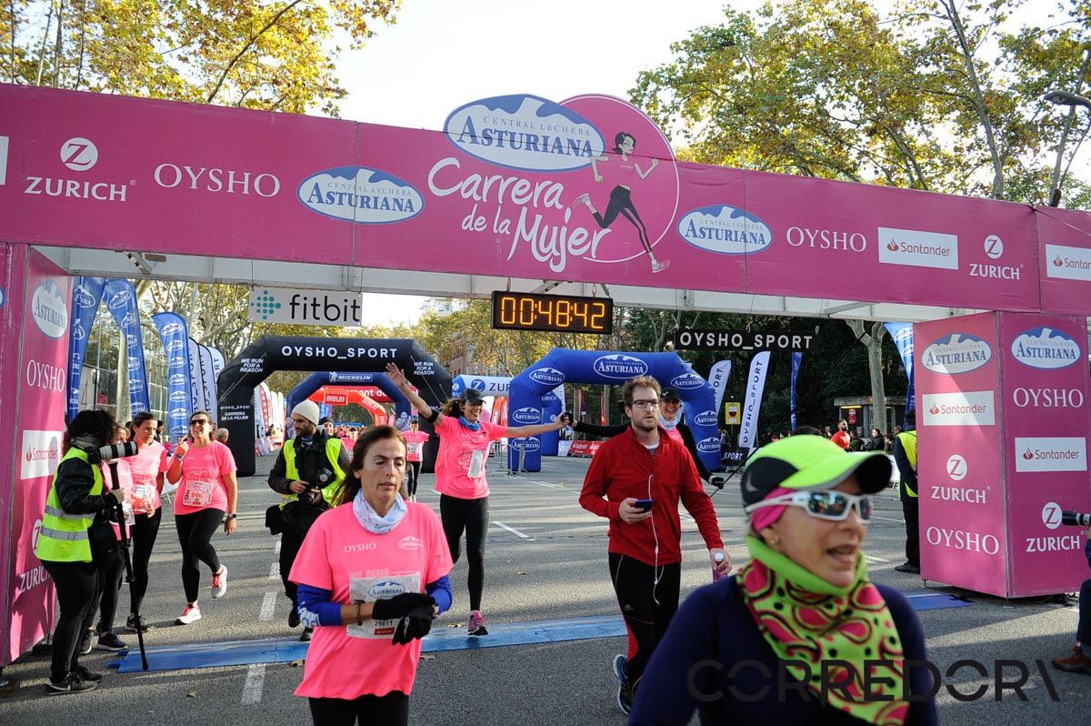 Llegada de la Carrera de la Mujer de Barcelona (ARCO IZQUIERDO 10)