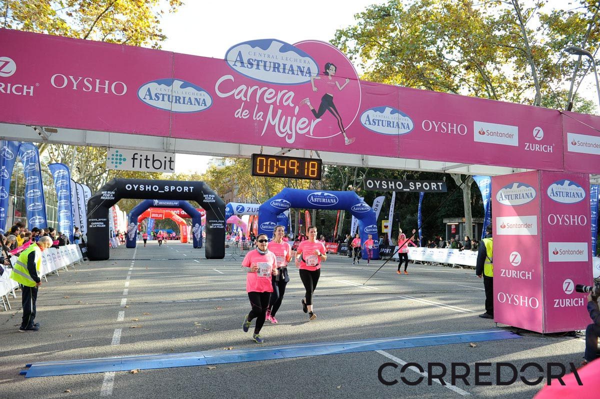 Llegada de la Carrera de la Mujer de Barcelona (ARCO IZQUIERDO 1)