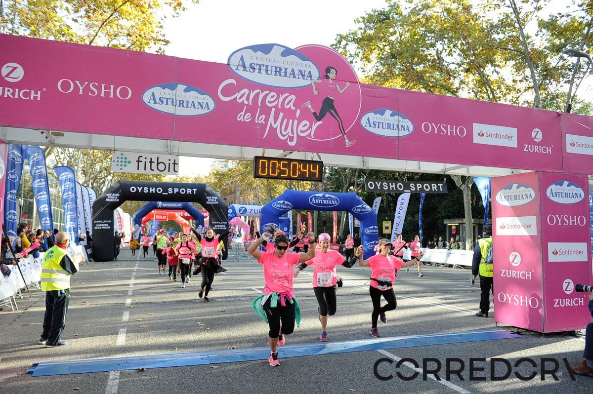 Llegada de la Carrera de la Mujer de Barcelona (ARCO IZQUIERDO 12)