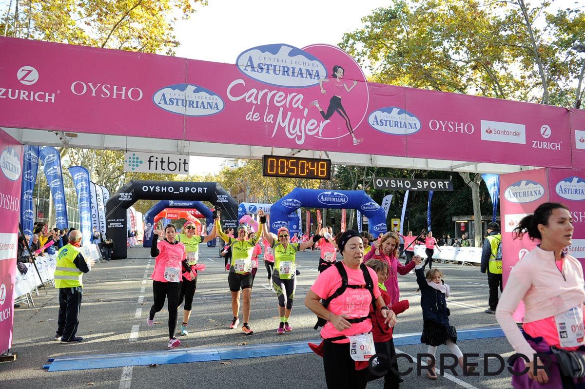 Llegada de la Carrera de la Mujer de Barcelona (ARCO IZQUIERDO 12)