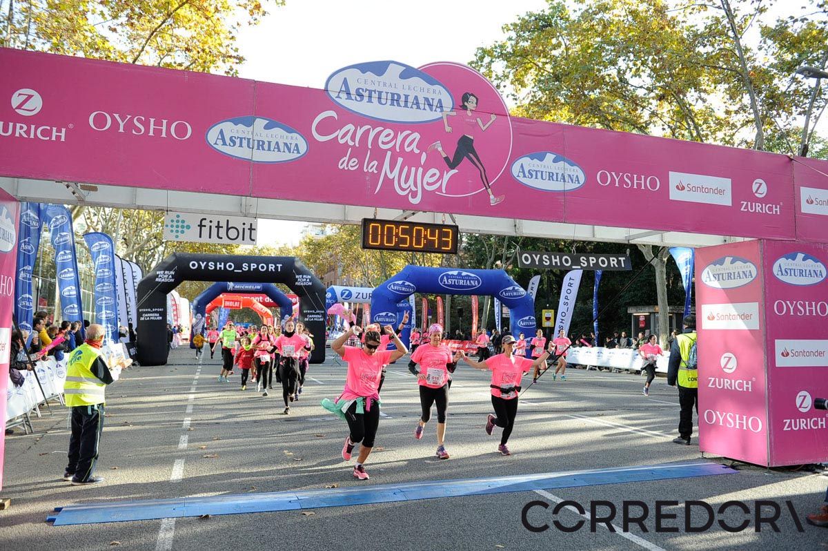 Llegada de la Carrera de la Mujer de Barcelona (ARCO IZQUIERDO 12)