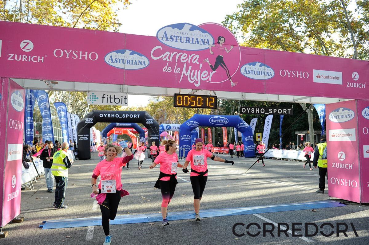 Llegada de la Carrera de la Mujer de Barcelona (ARCO IZQUIERDO 12)