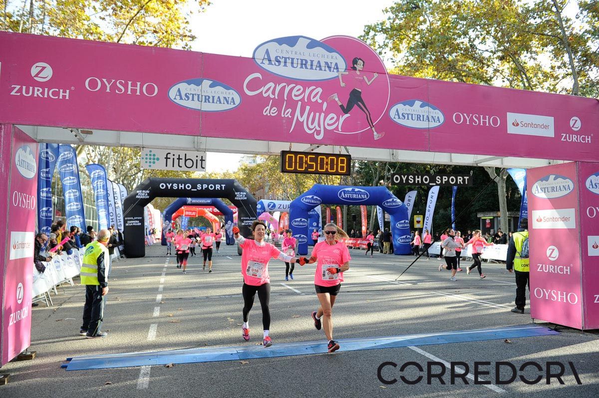 Llegada de la Carrera de la Mujer de Barcelona (ARCO IZQUIERDO 12)