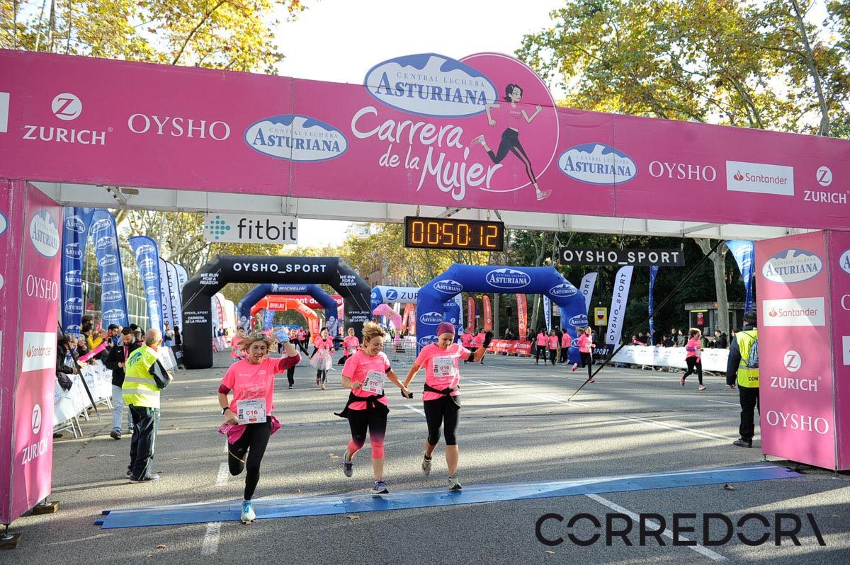 Llegada de la Carrera de la Mujer de Barcelona (ARCO IZQUIERDO 12)