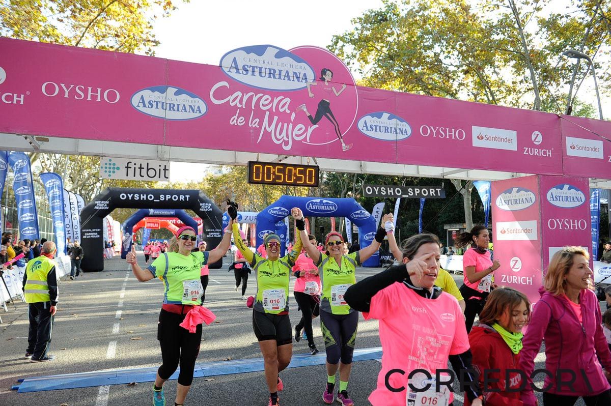 Llegada de la Carrera de la Mujer de Barcelona (ARCO IZQUIERDO 12)