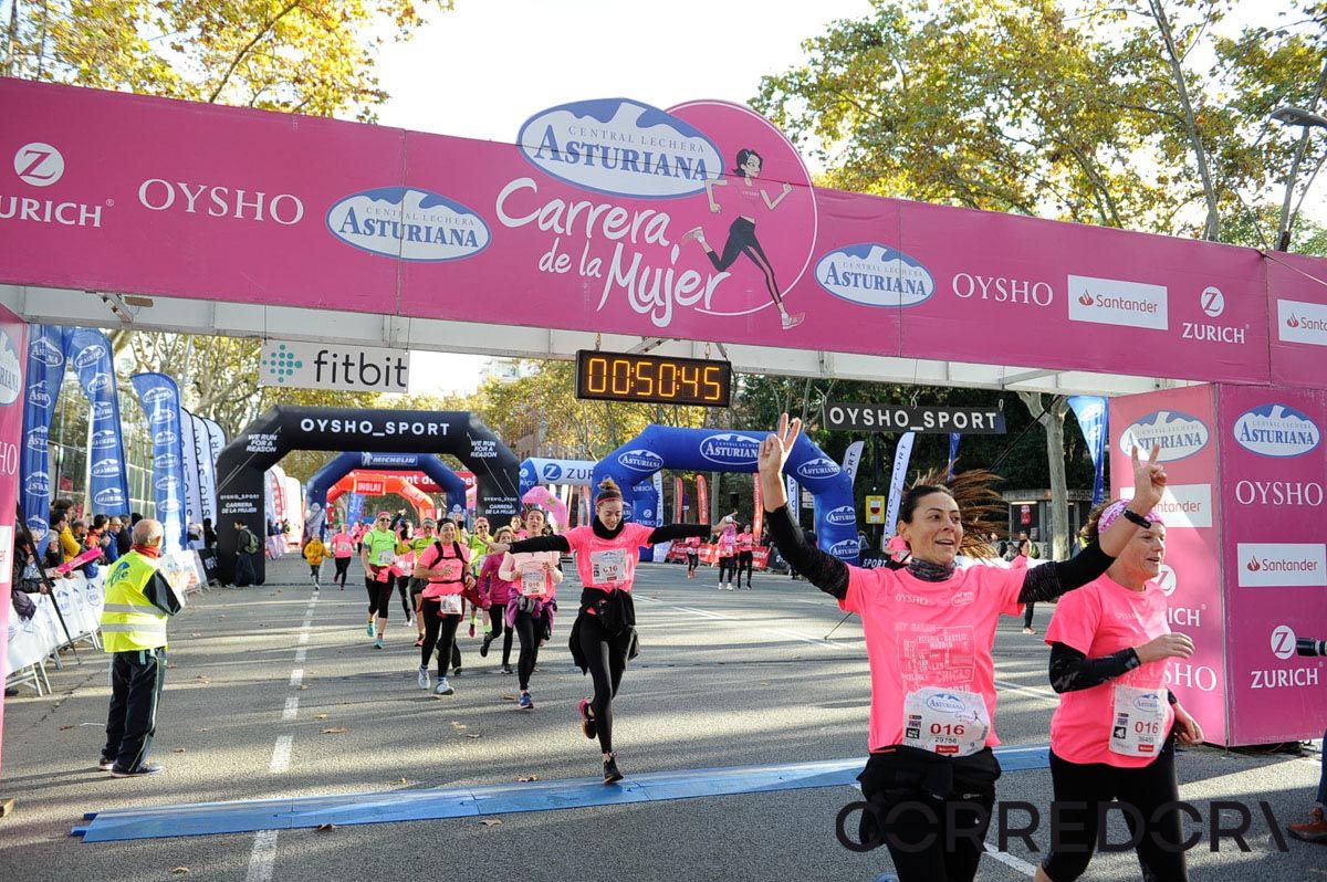 Llegada de la Carrera de la Mujer de Barcelona (ARCO IZQUIERDO 12)